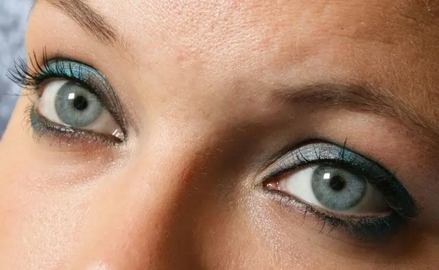 Eye retouching.